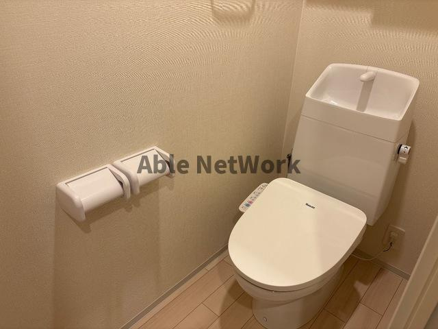 カリーノミラドールのトイレ|温水洗浄暖房便座付