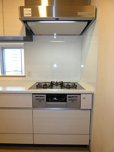 ライオンズ横浜新子安ハーバーコートの設備|3口ガスコンロ、グリル