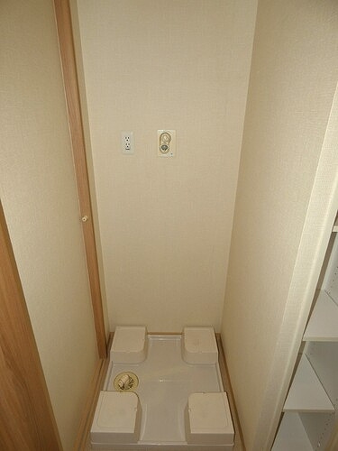 ライオンズ横浜新子安ハーバーコートの設備|室内洗濯機置場