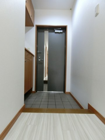 サーパス西福原の玄関