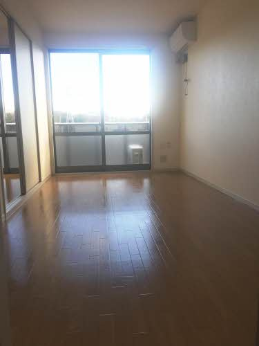 グリーン・ヴィレッジの居間・リビング