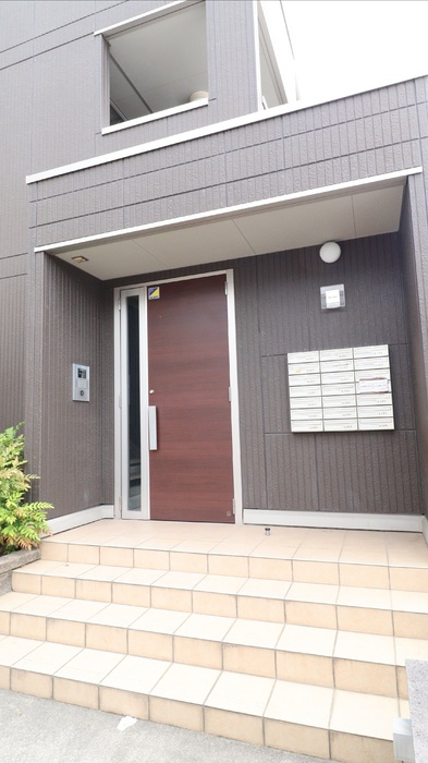 ヴィオーラ八番　Ａのエントランス|建物の内部です