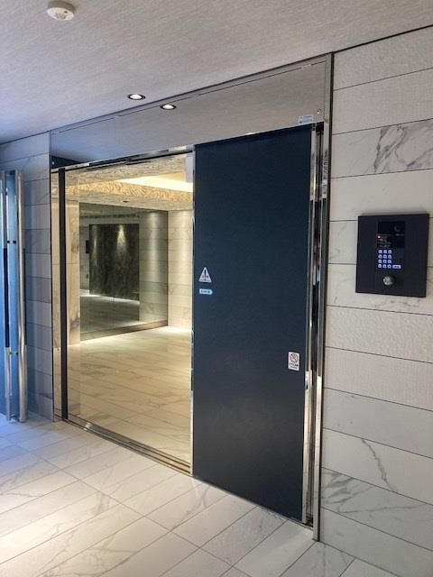 Ｓ－ＲＥＳＩＤＥＮＣＥ両国緑のエントランス