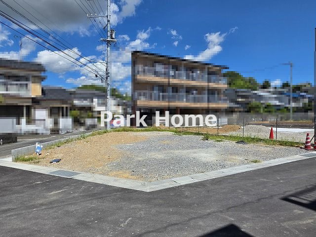 高知市旭天神町 -１号地-新築戸建ての前面道路含む現地写真|2025.9月：現況