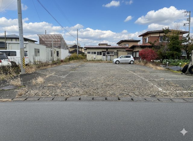 寒河江市大字高屋字西浦92の外観|駐車場全体