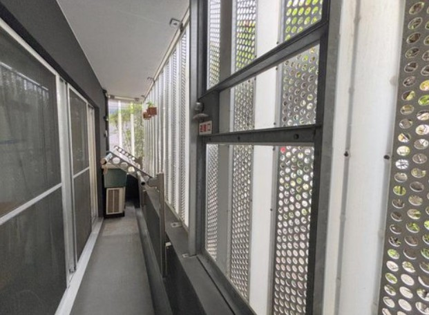 【バルコニー】 | ウィンシティ成増 | バルコニー面、壁一面の掃き出し窓からたくさんの陽の光が入ってまいります！