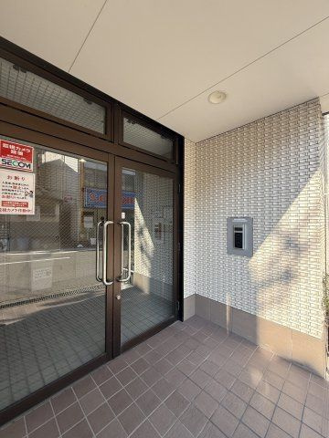 トーリエユタカのエントランス