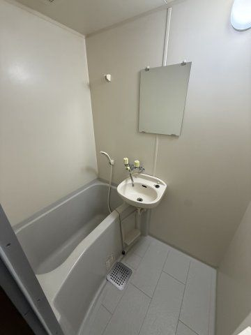 トーリエユタカの浴室