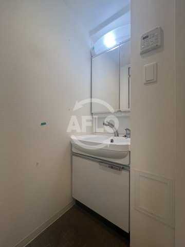 メインステージ新大阪の独立洗面台|メインステージ新大阪　洗面台