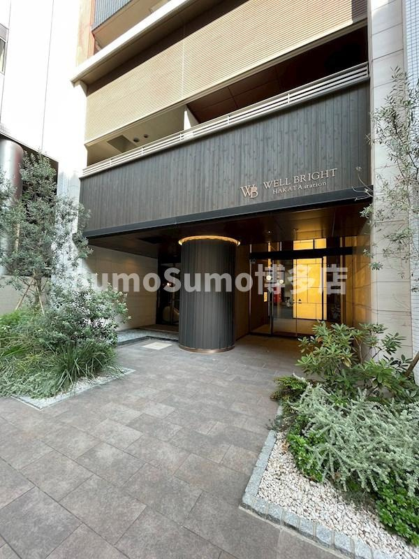 ウェルブライト博多ステーションのエントランス