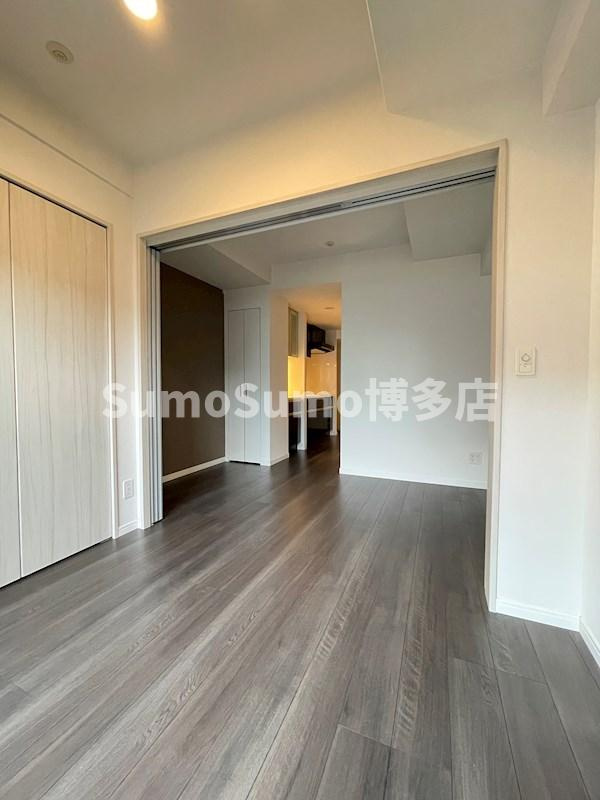 ウェルブライト博多ステーションの居間・リビング