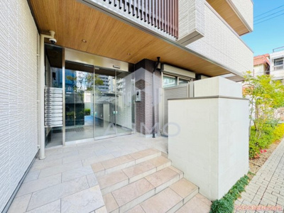 【エントランス】 | シャーメゾンサンワ