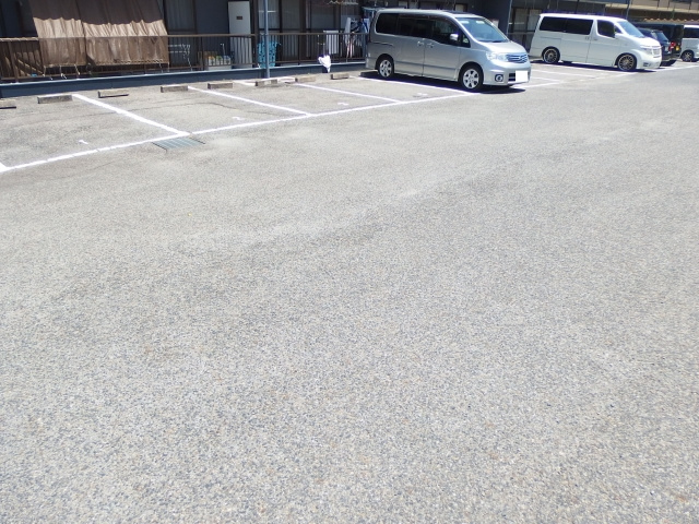 フォレスティの駐車場