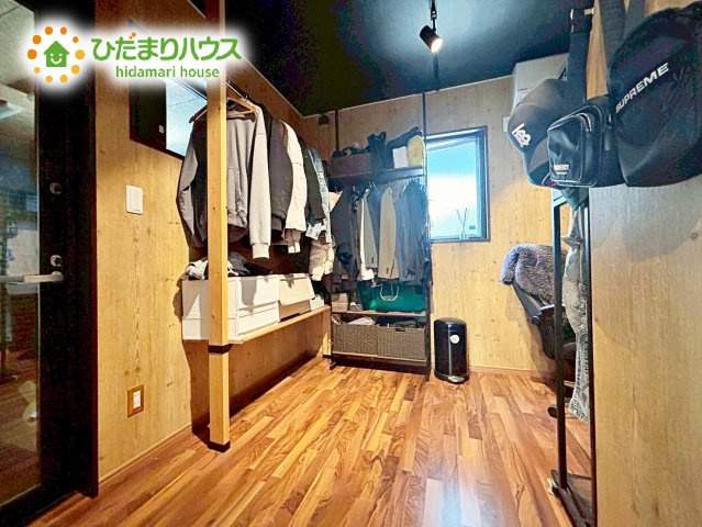 【洋室】 | 水戸市城東3丁目　中古戸建 | 1階のガレージからも入室ができる作業スペースです！ワークスペースや趣味のお部屋としてもご使用いただけます。