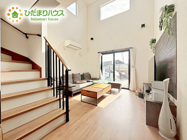 【居間・リビング】 | 水戸市城東3丁目　中古戸建 | リビングの窓からはあたたかな日差しが差し込みます(*'▽')
