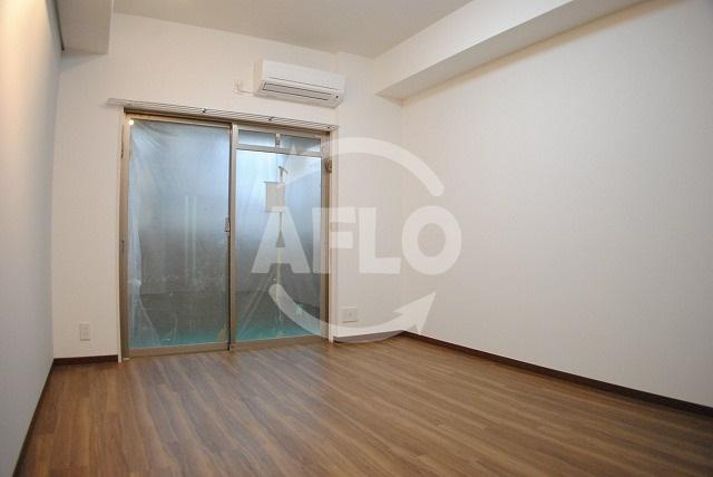 ウエンズ東心斎橋の居間・リビング|ウエンズ東心斎橋　洋室