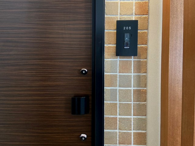 太陽の家の玄関|★玄関ダブルロック＆ＴＶモニターホンを設置★
