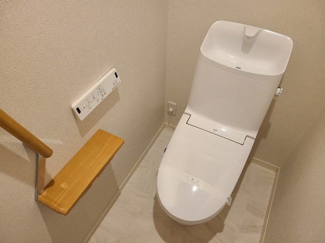 太陽の家のトイレ|★トイレ画像・温水洗浄便座付き★