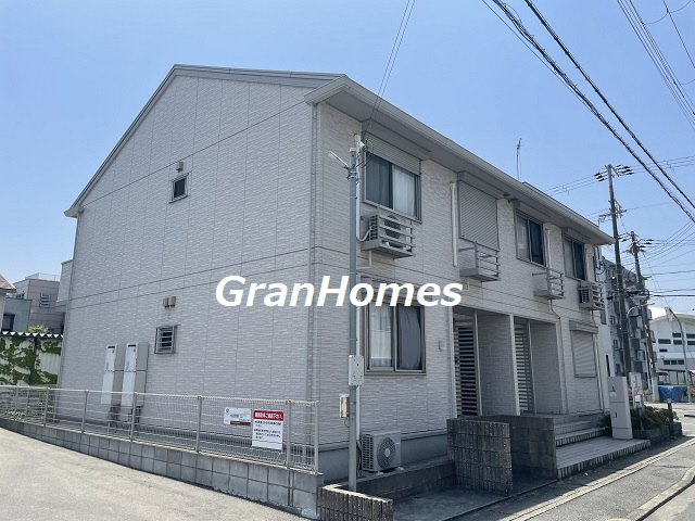 エクセル正門通の外観