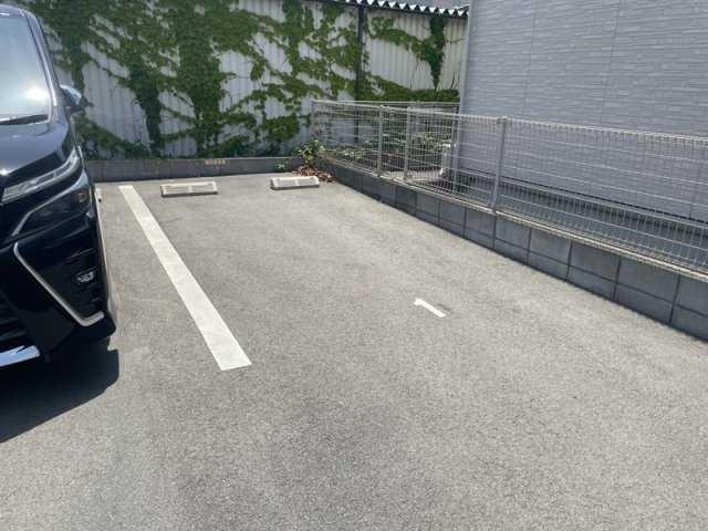 エクセル正門通の駐車場