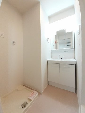 アルカンシエル北島の洗面所|ゆったりとスペースのある洗面所