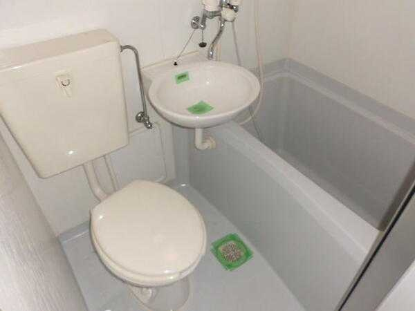 バーミリオン市川の浴室