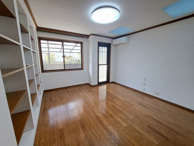 甲子園四番町戸建の寝室