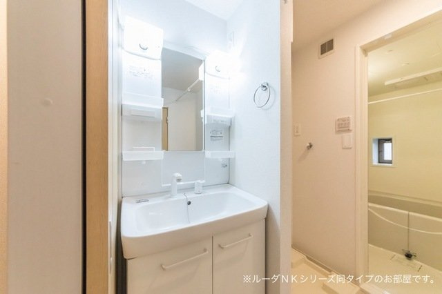 アークヒルズＫの洗面所|広い洗面スペース