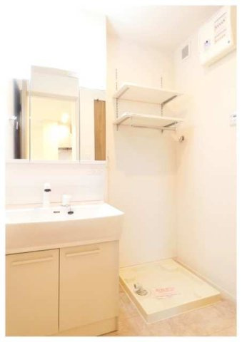 アリビオの洗面所|明るい洗面所です