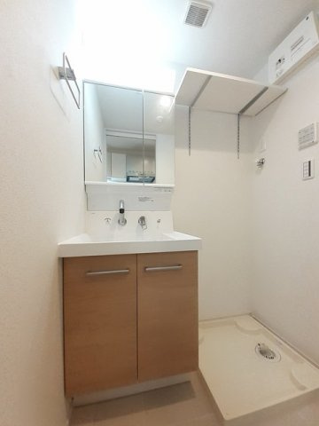 スアヴィス千葉の洗面所|広い洗面スペース