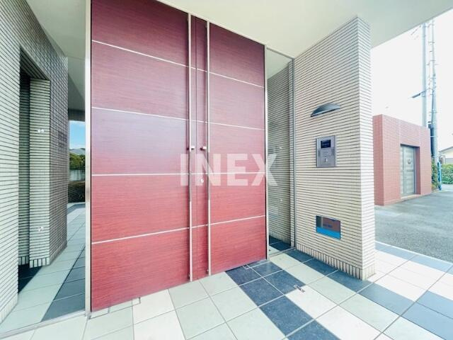 藤沢市辻堂神台２丁目の賃貸マンションのエントランス