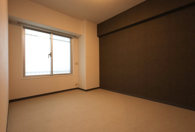 ディオ・フェルティ大津瀬田　天然木フルリノベーションの独立洗面台