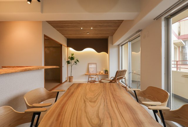 ディオ・フェルティ大津瀬田　天然木フルリノベーションのダイニング
