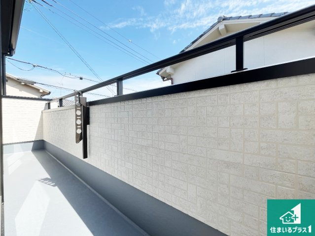 加古川市平岡町高畑　新築一戸建てのバルコニー|ワイドバルコニーは洗濯物を干すスペースが広いのでご家族が多くても安心！