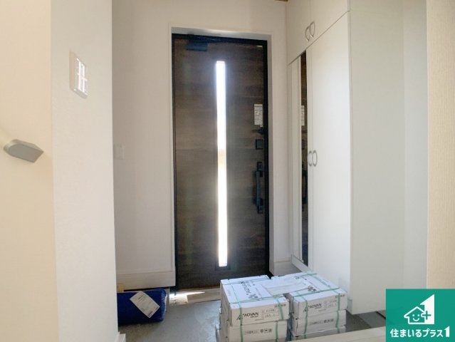 加古川市平岡町高畑　新築一戸建ての外観|周辺は落ち着いた街並みの住宅地！子育てがしやすい住環境です！まだ未完成ですが、現地でしかわからない事もございます。是非一度ご覧ください。