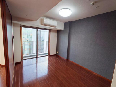 【内装】 | パティオ秋葉原 | アクセントクロスがお洒落な洋… 