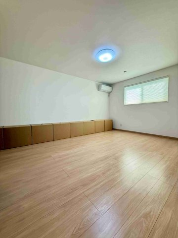 ６３２３０　岐阜市三笠町中古戸建ての寝室