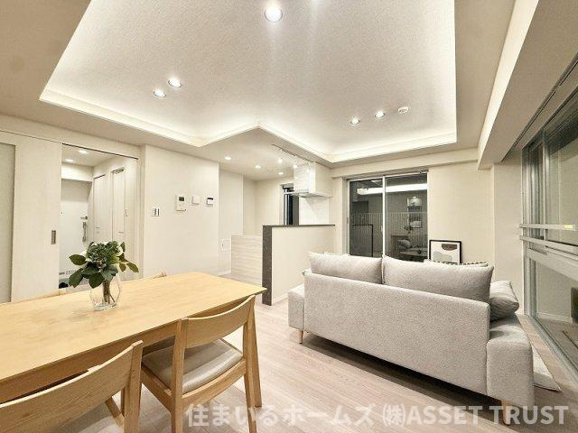 レ・ジェイド上北沢の居間・リビング