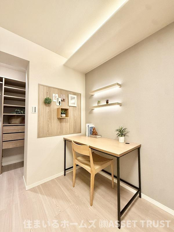 レ・ジェイド上北沢の洋室