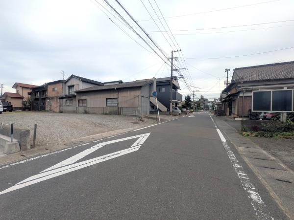 萩原3丁目　土地の前面道路含む現地写真|前面道路含む現地(2025年11月撮影)