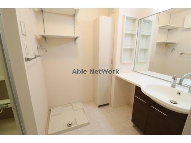 ルミウス（宮中）Bの洗面所|ワイドカウンターの洗面台