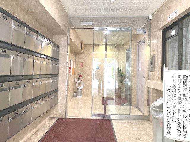 川口市幸町１丁目の賃貸マンションのロビー