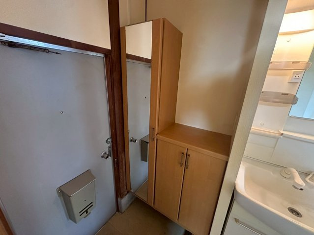 コーポフジノの収納|別部屋同タイプのお写真です。