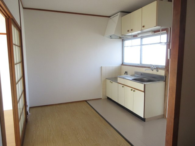 コーポフジノの居間・リビング|別部屋同タイプのお写真です。