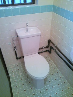 【トイレ】 | 神里アパート | ※写真と現状が異なる場合がございます