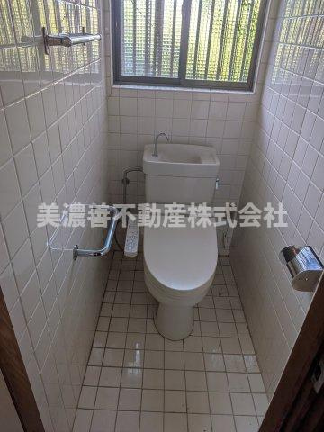 ６５９０１　岐阜市大洞柏台五丁目 中古住宅のトイレ