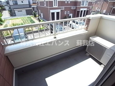 【バルコニー】 | パレ・エクセラン | 暖かな日差しのふりそそぐバルコニー