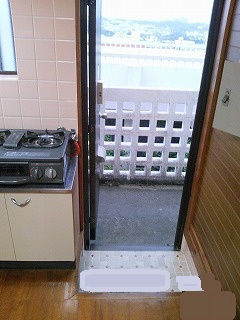 【玄関】 | 神里アパート | ※写真と現状が異なる場合がございます