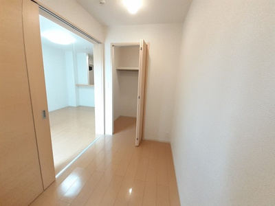 【寝室】 | ボヤージュ