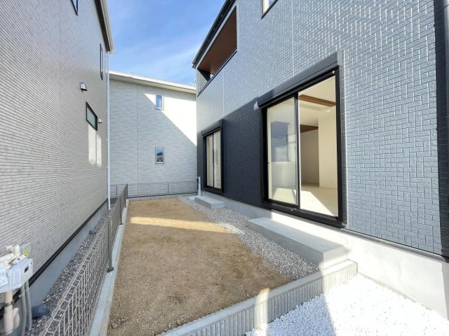 豊田市高上2丁目2期　新築分譲住宅　全2棟　1号棟の庭|庭には洗車や水やりに便利な立水栓付き♪